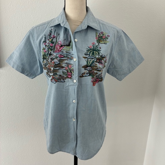 Vintage Victoria Jones Petites Embroidered Garden Short Sleeve Button Down Shirt - Picture 2 of 11